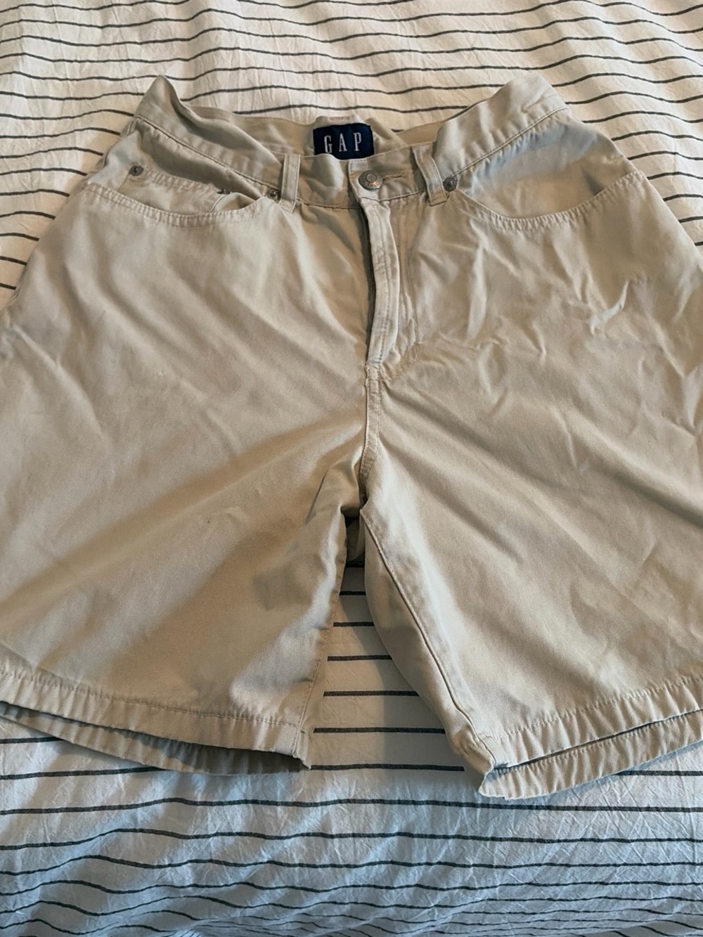 GAP vintage Women's Beige Flat-Front Shorts